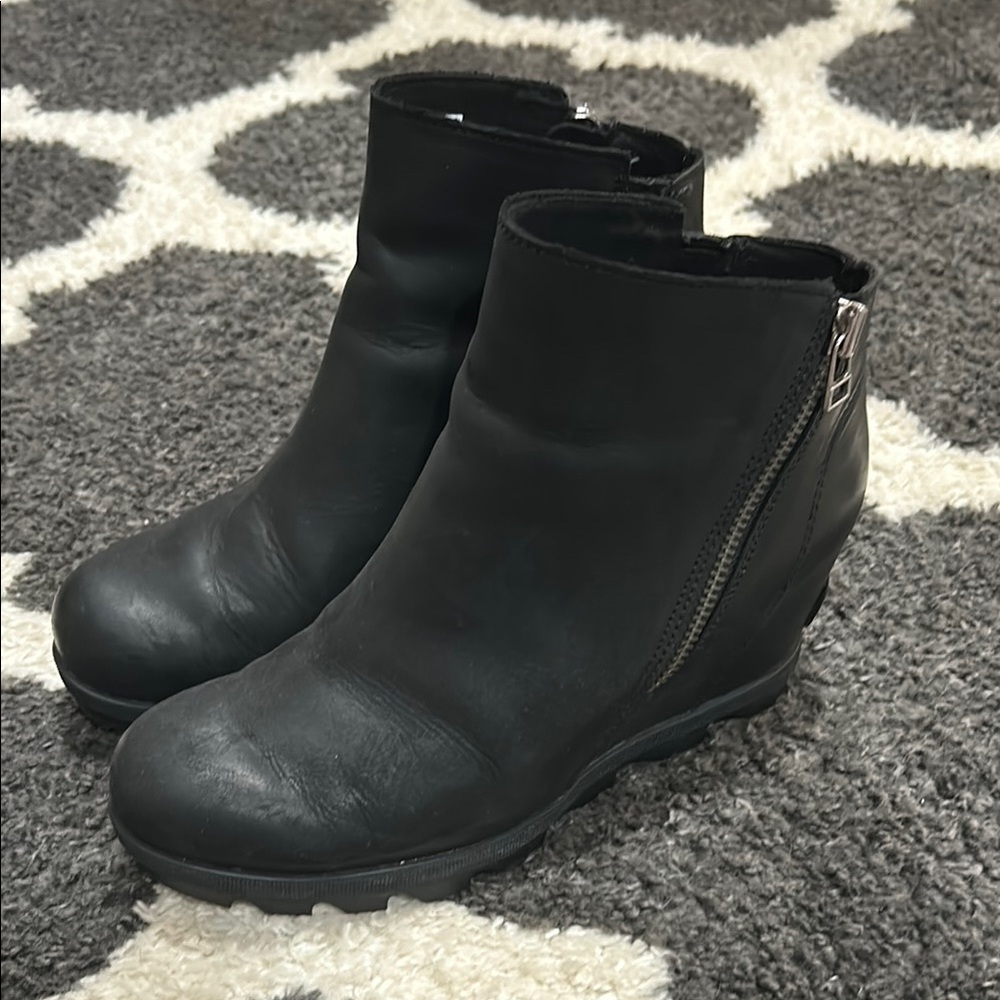 Sorel joan of arc zip 🥾boot, black leather